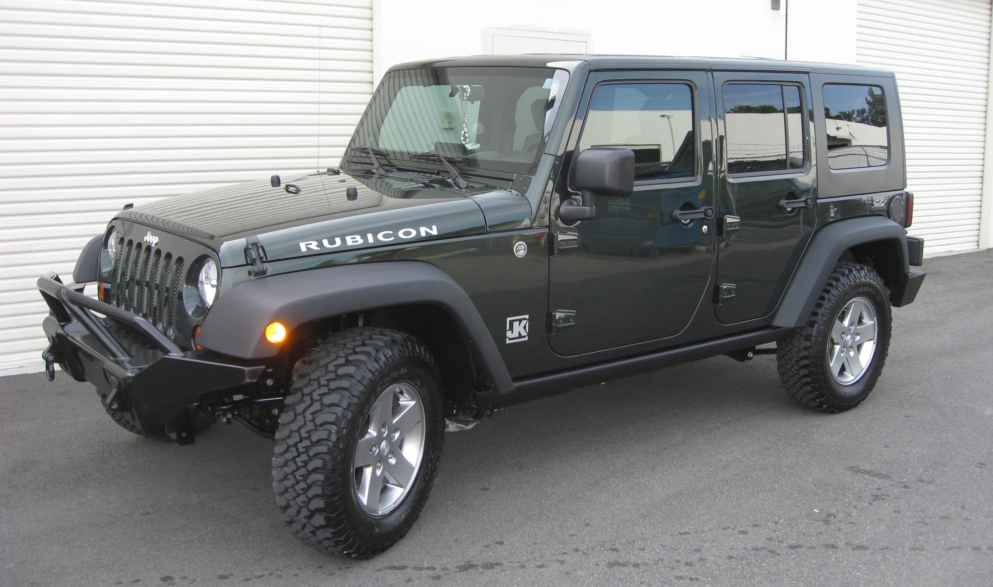 jeep rubicon with black trim