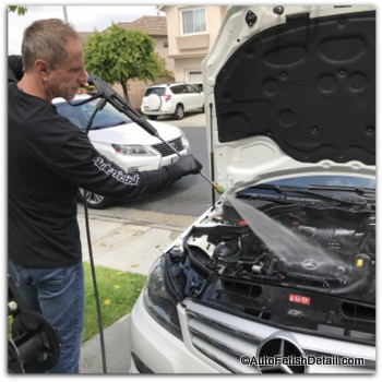 electric pressure washer for detailing car engine on this white, Mercedes C class engine electric pressure washer for detailing