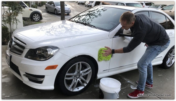 The Difference Between Car Wash and Car Polish: Which One Is Right